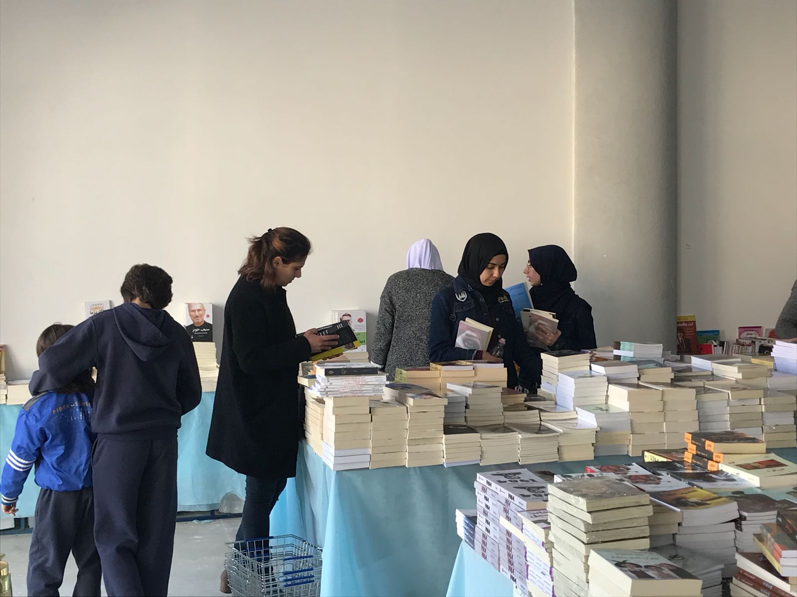  كفرقاسم : بعد النجاح الكبير لمعرض الكتاب ادارة المعرض تقرر تمديد المعرض لغاية 10.2.2018 وحملة تنزيلات هائلة  